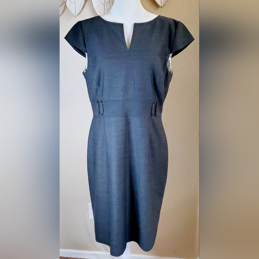 Tahari Elegant Gray Cap Sleeve Sheath Dress, Size 10